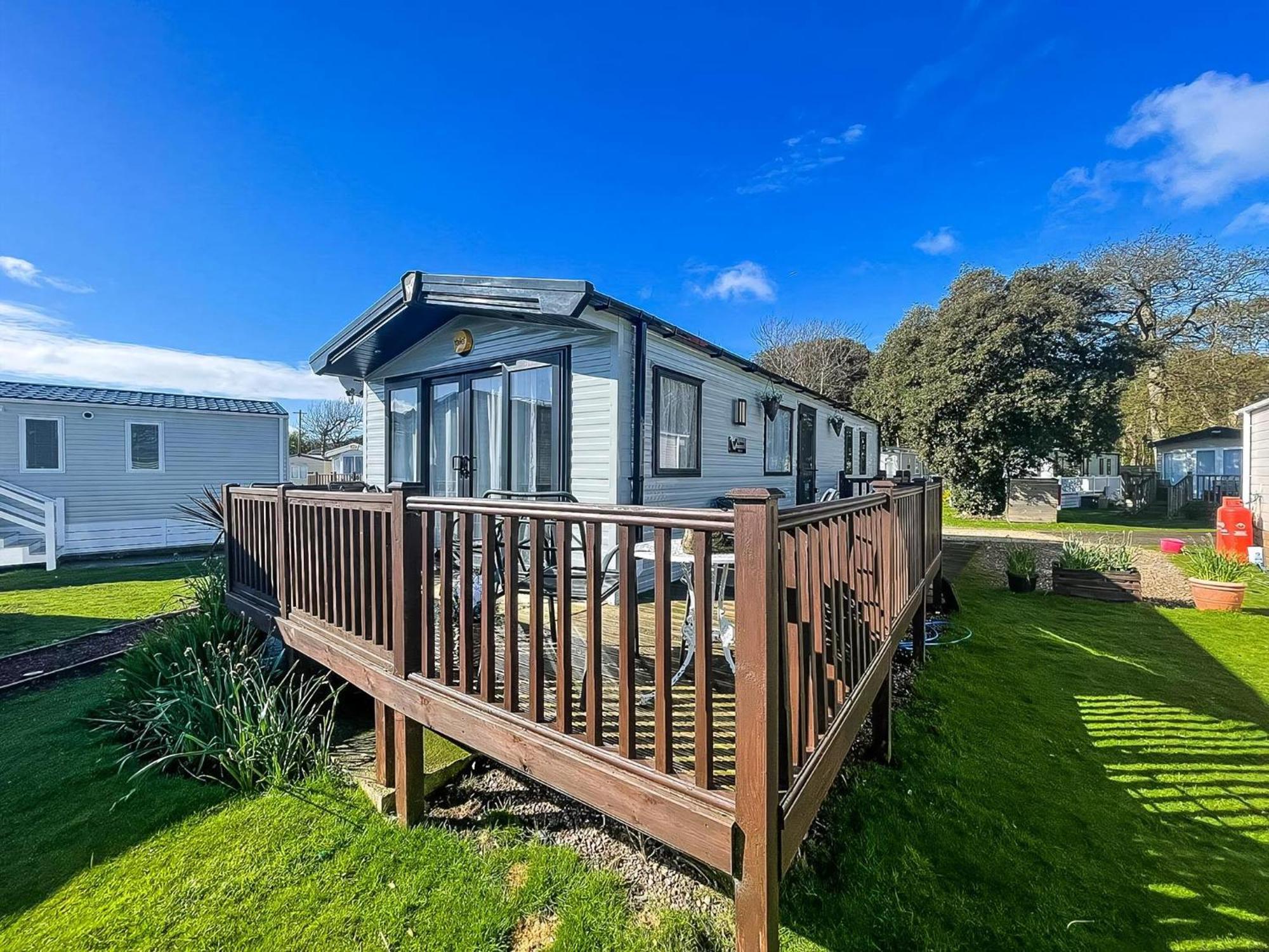 Beautiful Caravan For Hire With A Partial Sea View In Suffolk Ref 32042Az Lowestoft Esterno foto