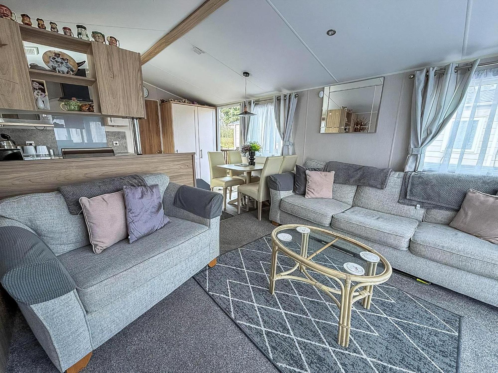 Beautiful Caravan For Hire With A Partial Sea View In Suffolk Ref 32042Az Lowestoft Esterno foto